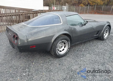 1981 Chevrolet Corvette z USA, uszkodzony, nr VIN 1G1AY8766B5103606